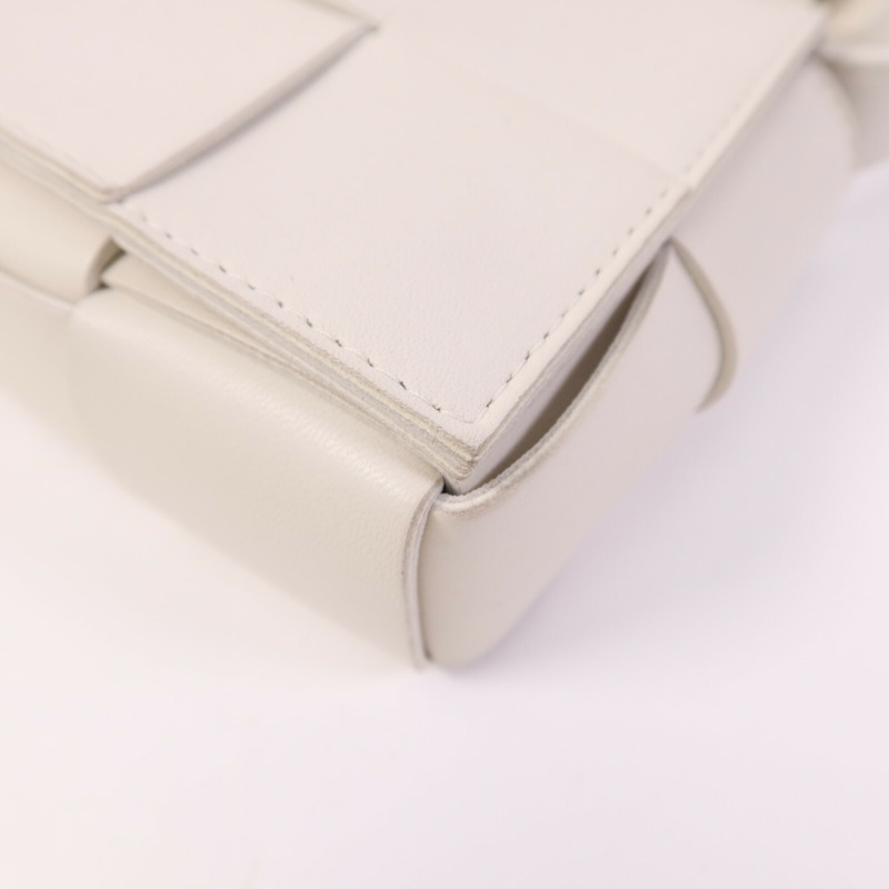 BOTTEGA VENETA 牛皮皮革Cassette Bag肩背袋-9