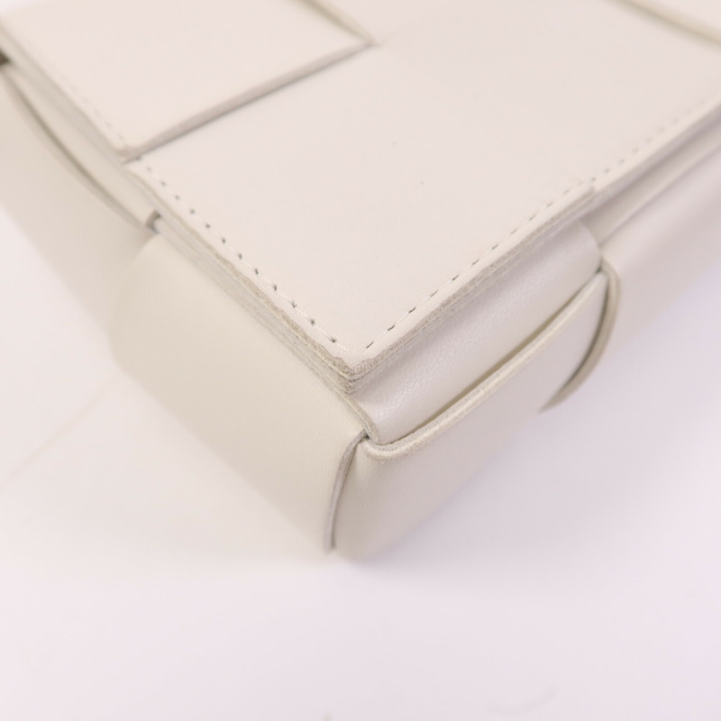 BOTTEGA VENETA 牛皮皮革Cassette Bag肩背袋-10