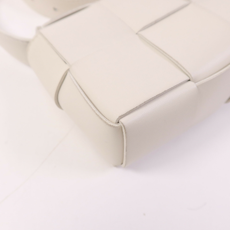 BOTTEGA VENETA 牛皮皮革Cassette Bag肩背袋-12