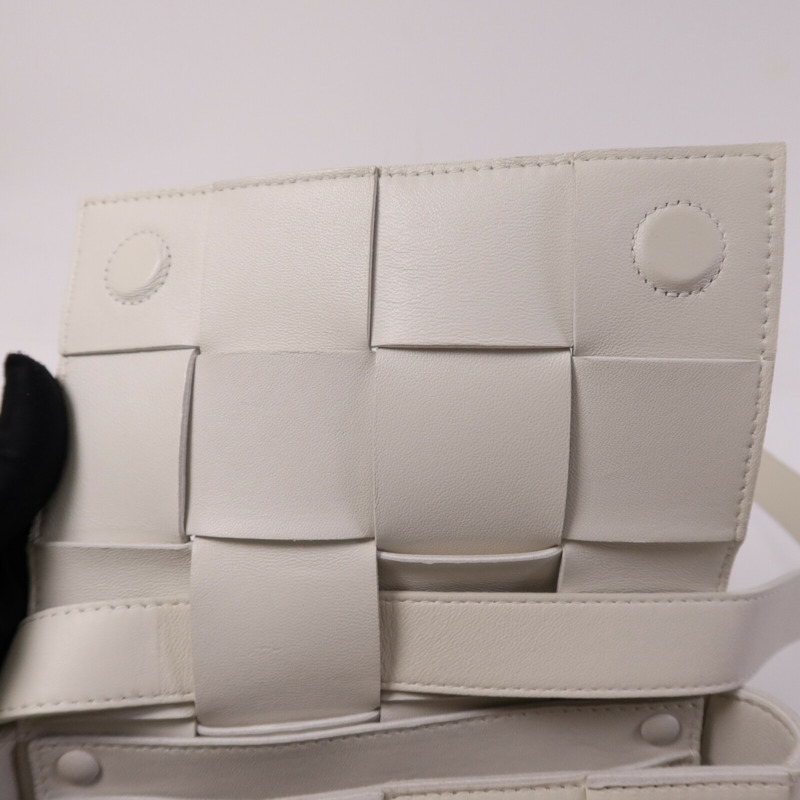 BOTTEGA VENETA 牛皮皮革Cassette Bag肩背袋-13