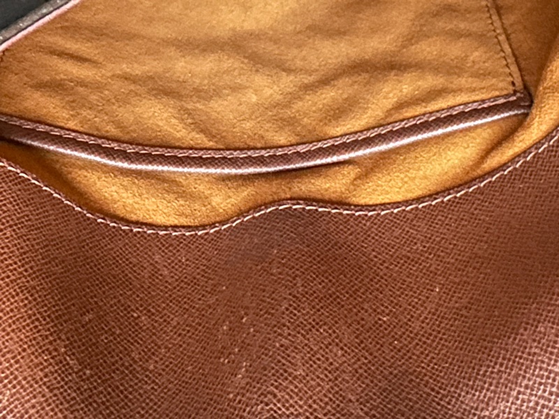 【LOUIS VUITTON】經典原花 Musette Tango PM 王妃包 (M51387) 經典不敗的 LV 王妃包，小巧精緻的 PM 尺寸非常適合日常出門！簡約的翻蓋設計配上標誌性的 Monogram 帆布，是女孩們必入手的經典入門款。-17