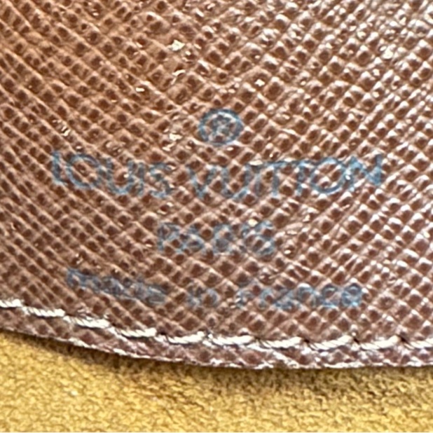 【LOUIS VUITTON】經典原花 Musette Tango PM 王妃包 (M51387) 經典不敗的 LV 王妃包，小巧精緻的 PM 尺寸非常適合日常出門！簡約的翻蓋設計配上標誌性的 Monogram 帆布，是女孩們必入手的經典入門款。-32