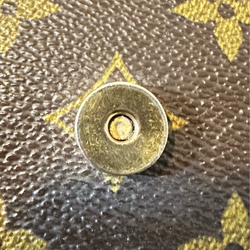 【LOUIS VUITTON】經典原花 Musette Tango PM 王妃包 (M51387) 經典不敗的 LV 王妃包，小巧精緻的 PM 尺寸非常適合日常出門！簡約的翻蓋設計配上標誌性的 Monogram 帆布，是女孩們必入手的經典入門款。-41