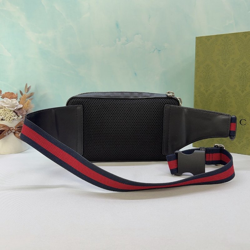 GUCCI GG Supreme帆布胸腰包-1