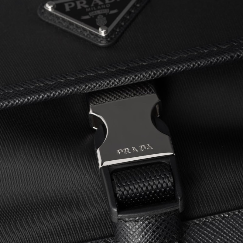 Prada 男士 Re-Nylon與Saffiano皮革智能手機包均碼碼18cm*2.5cm*12.5cm-1