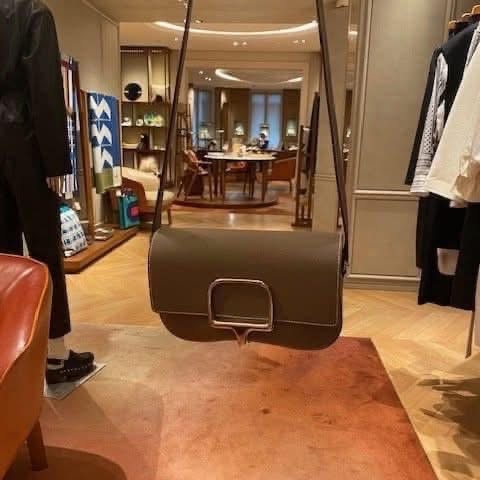 全新全配 HermesDella elan 灰色金扣