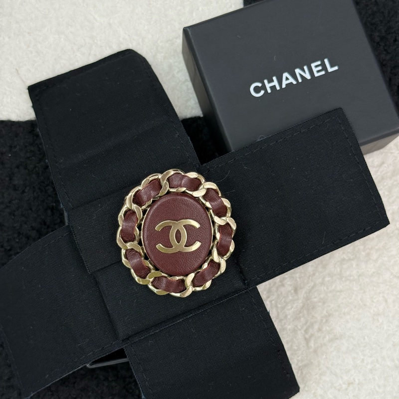 全新現貨Chanel 16B大皮穿鏈條胸針-0