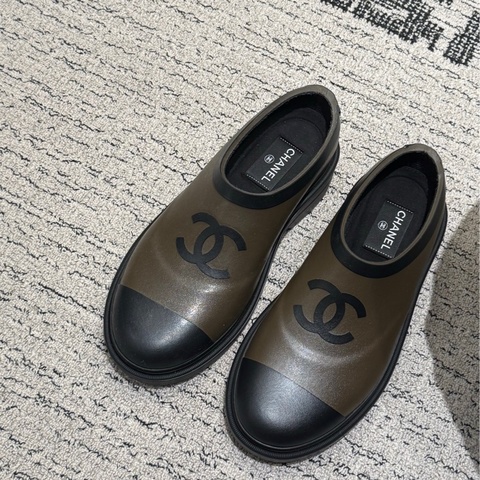 全新Chanel軍綠色低幫雨靴37碼