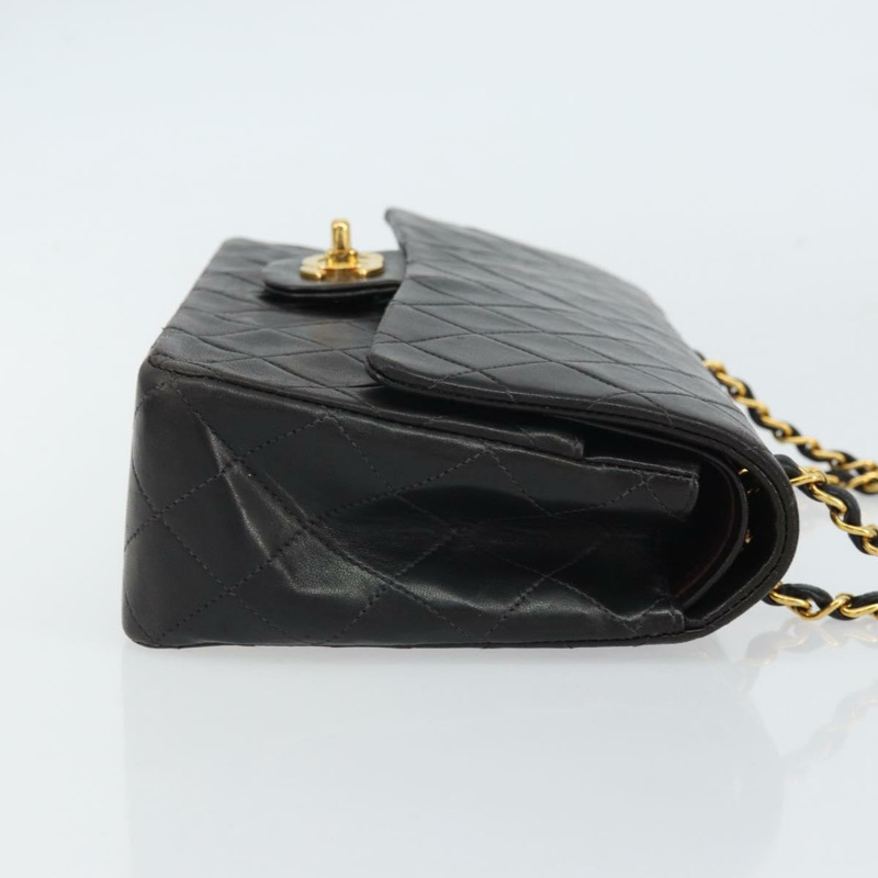 【日本直送】香奈兒 Matelasse 25 雙蓋鏈條包,羊皮材質,黑色,金色雙C標誌,正品編號 BA9221SAV-2