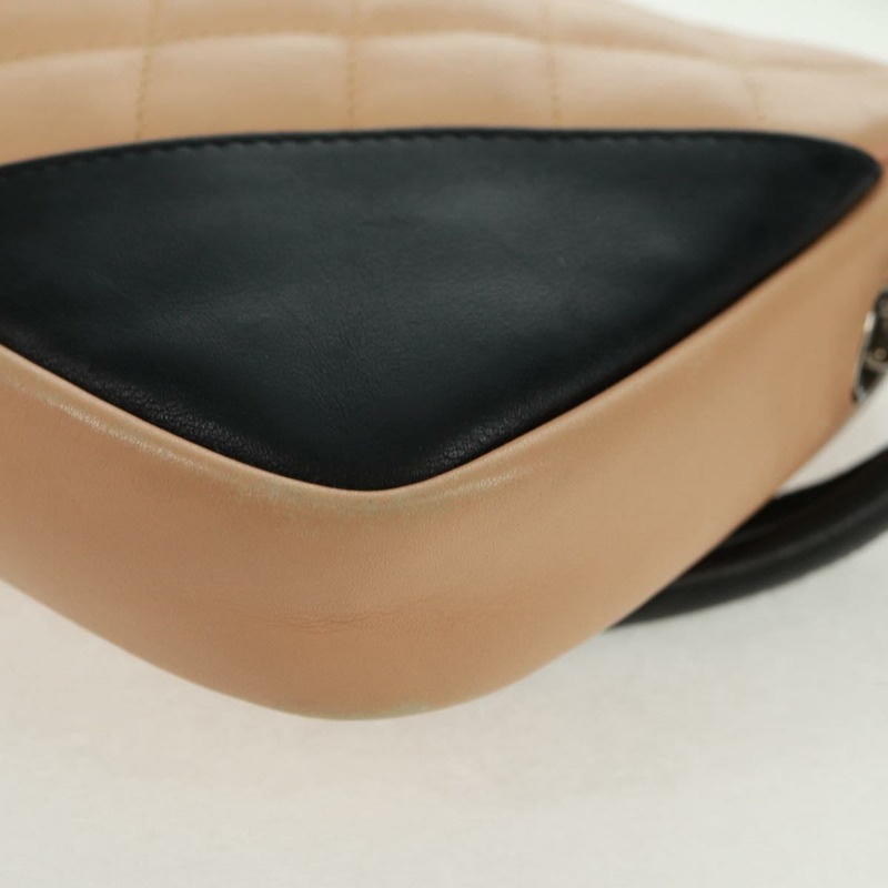 【日本直送】香奈兒 Cambon 系列絎縫肩背包,米色皮革,銀色雙C標誌,貨號 163616V-10