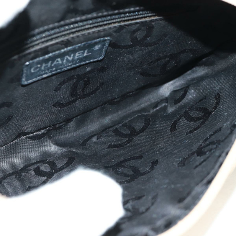 【日本直送】香奈兒 Cambon 系列絎縫肩背包,米色皮革,銀色雙C標誌,貨號 163616V-15