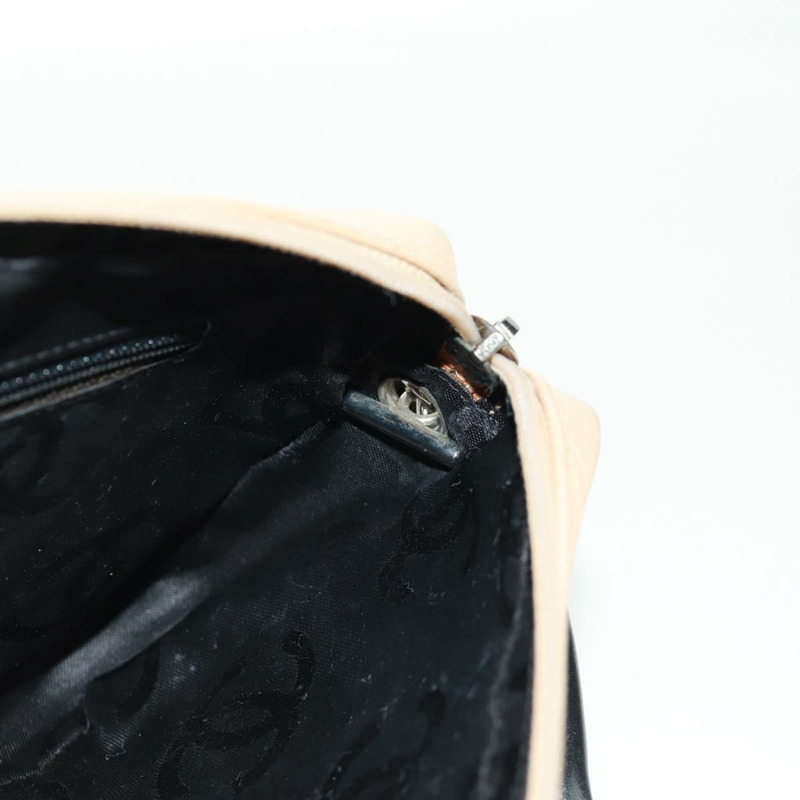 【日本直送】香奈兒 Cambon 系列絎縫肩背包,米色皮革,銀色雙C標誌,貨號 163616V-16