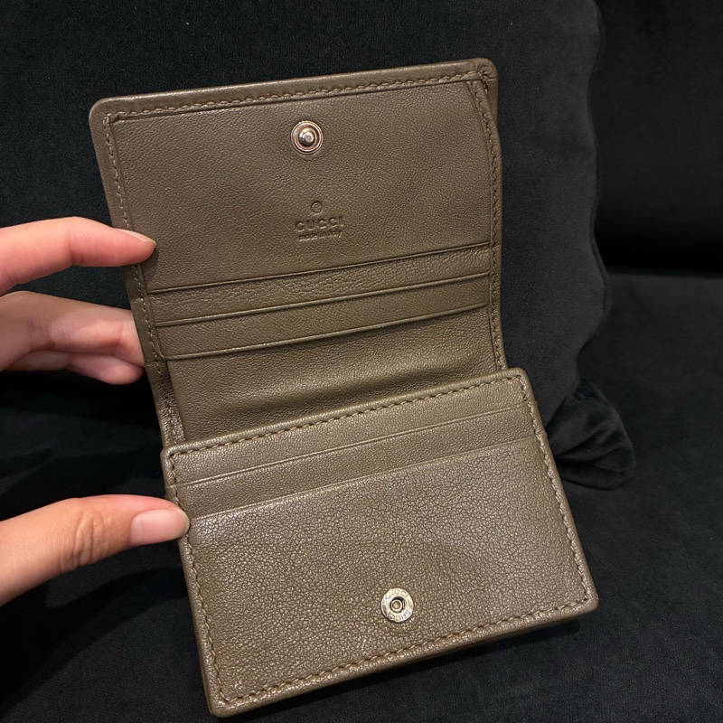 Gucci墨綠牛皮雙G釦式短夾-1