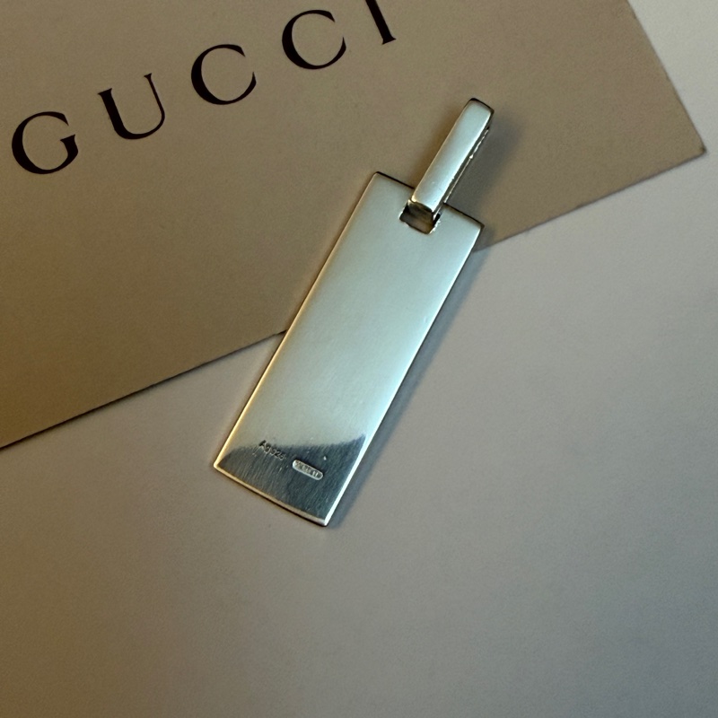 Gucci 小軍牌單墜-2