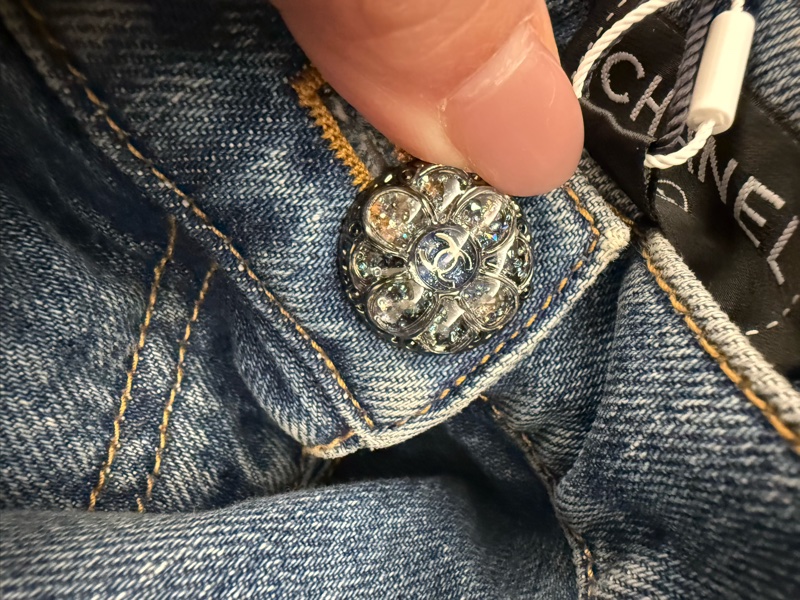 Chanel 直筒刷舊牛仔褲-1