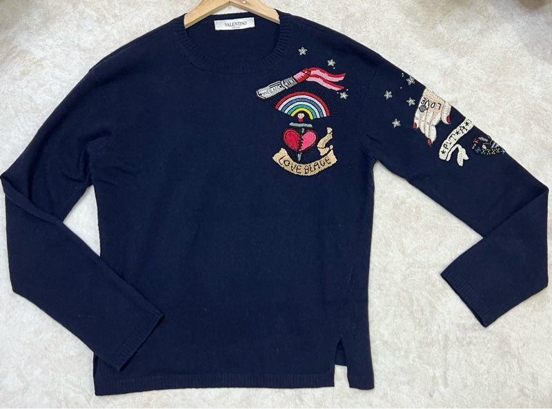 Valentino 羊毛混羊絨毛衣 重工刺繡+珍珠細節實在太美😍-0