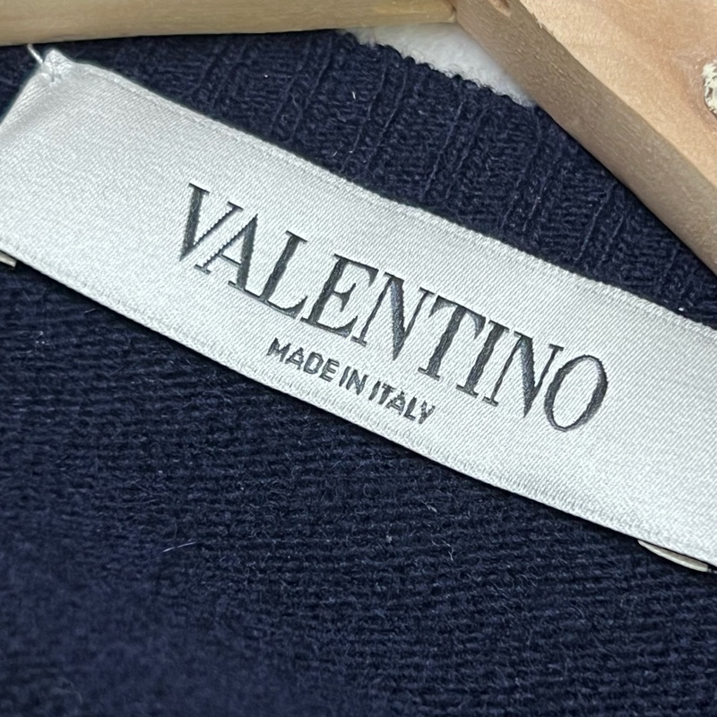 Valentino 羊毛混羊絨毛衣 重工刺繡+珍珠細節實在太美😍-3