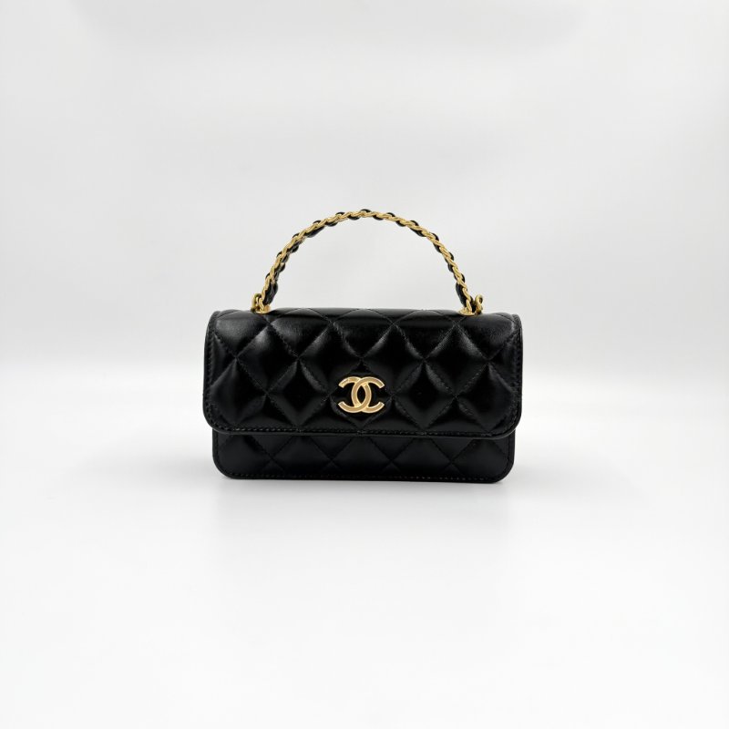 CHANEL  -  黑色金釦簍空字母手把菱格手機包╻MINI-1