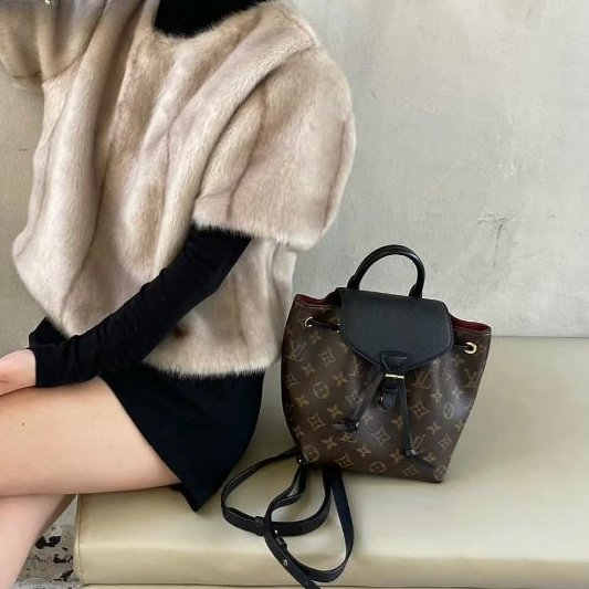 Louis Vuitton - 原花拼黑色牛皮下蓋磁吸束口Montsouris BB後背包-9