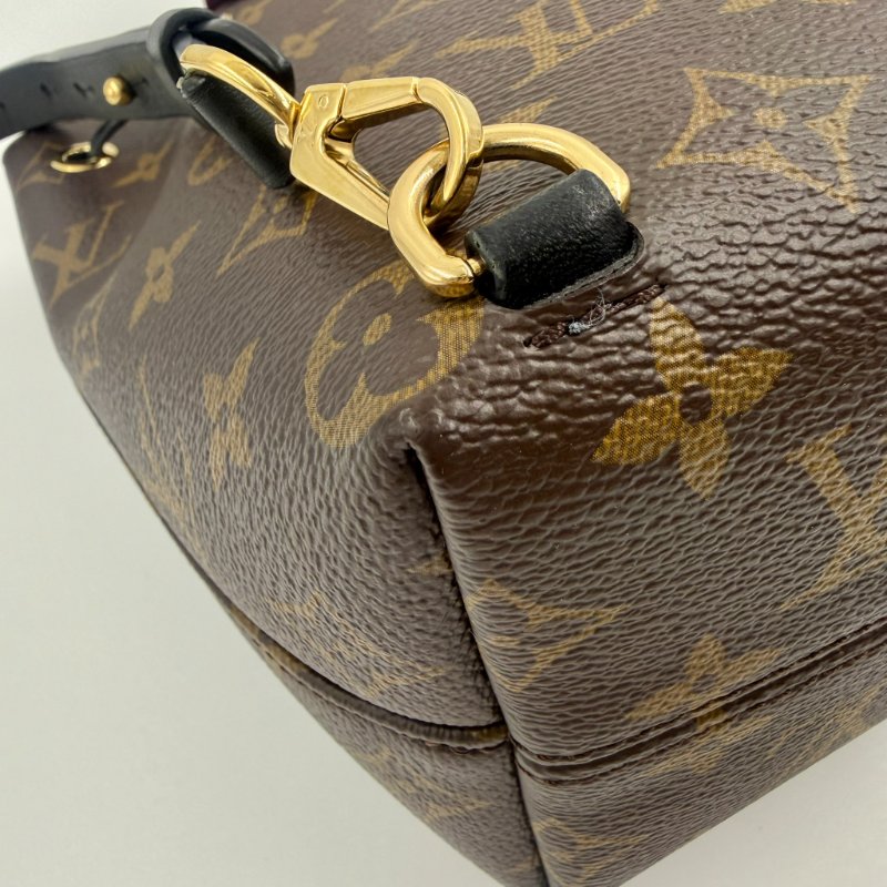 Louis Vuitton - 原花拼黑色牛皮下蓋磁吸束口Montsouris BB後背包-19