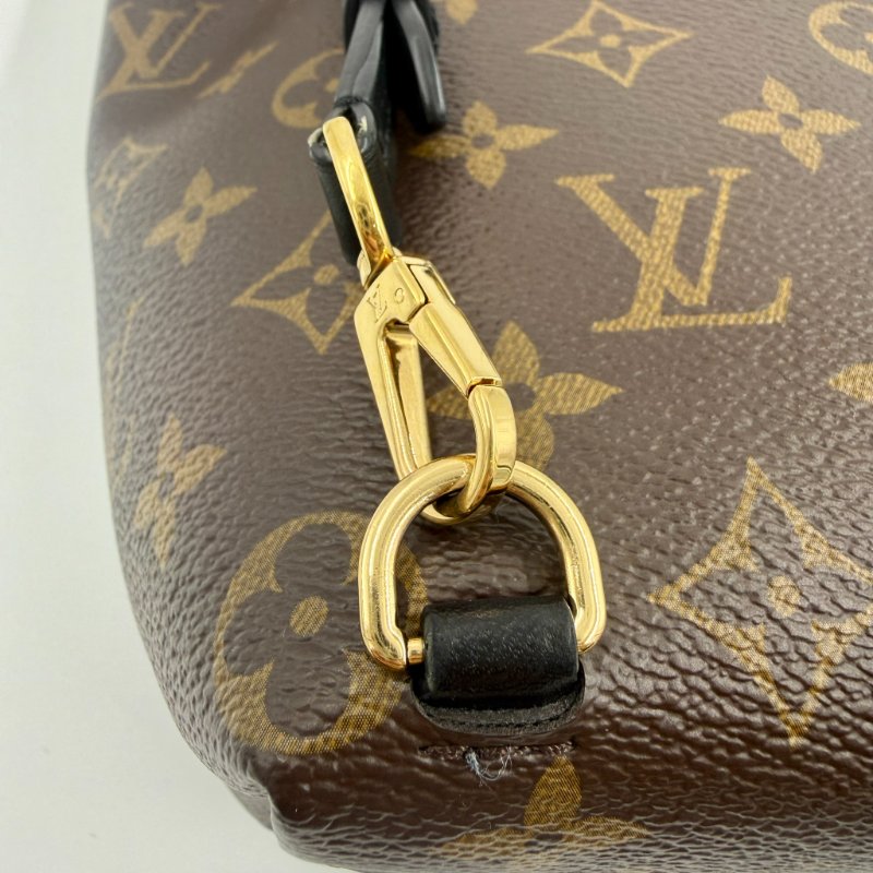 Louis Vuitton - 原花拼黑色牛皮下蓋磁吸束口Montsouris BB後背包-21