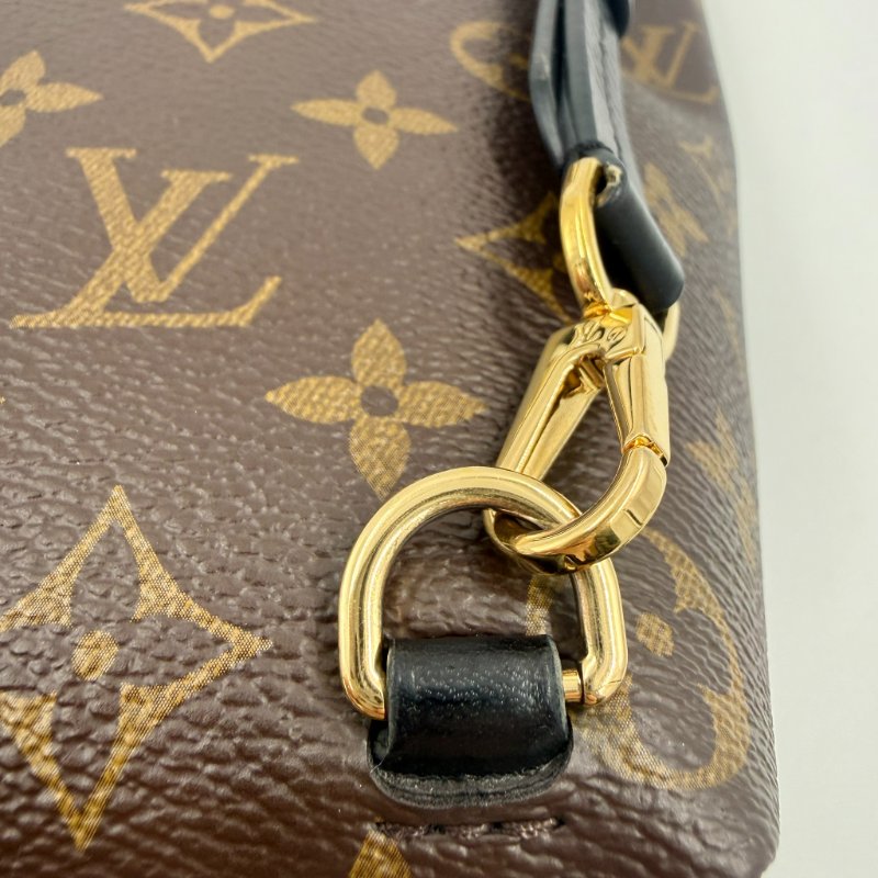 Louis Vuitton - 原花拼黑色牛皮下蓋磁吸束口Montsouris BB後背包-22