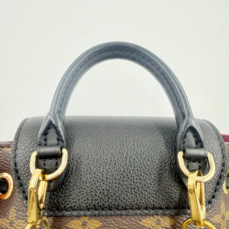 Louis Vuitton - 原花拼黑色牛皮下蓋磁吸束口Montsouris BB後背包-25