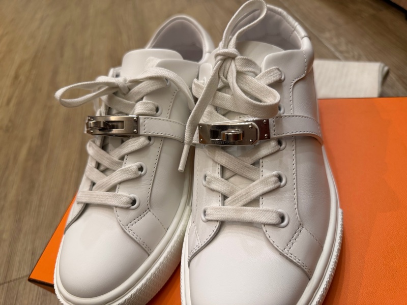HERMÈS Kelly 銀扣小白鞋-2