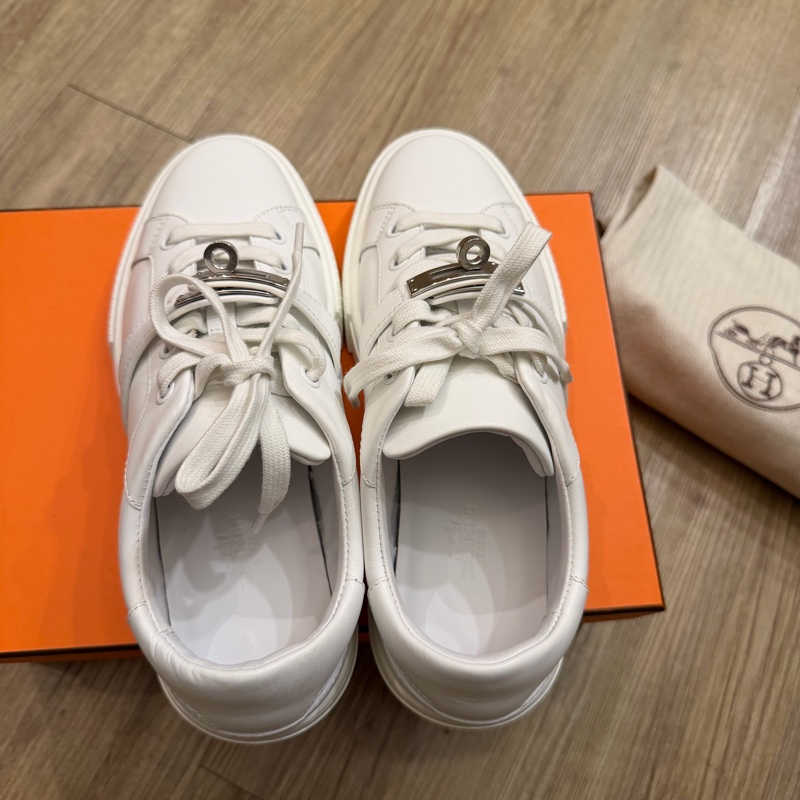 HERMÈS Kelly 銀扣小白鞋-3
