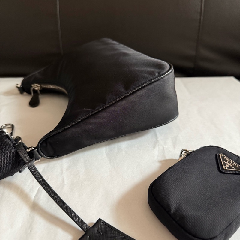 prada 普拉達黑色hobo三合一斜挎包 降落傘材質超輕便好用-2