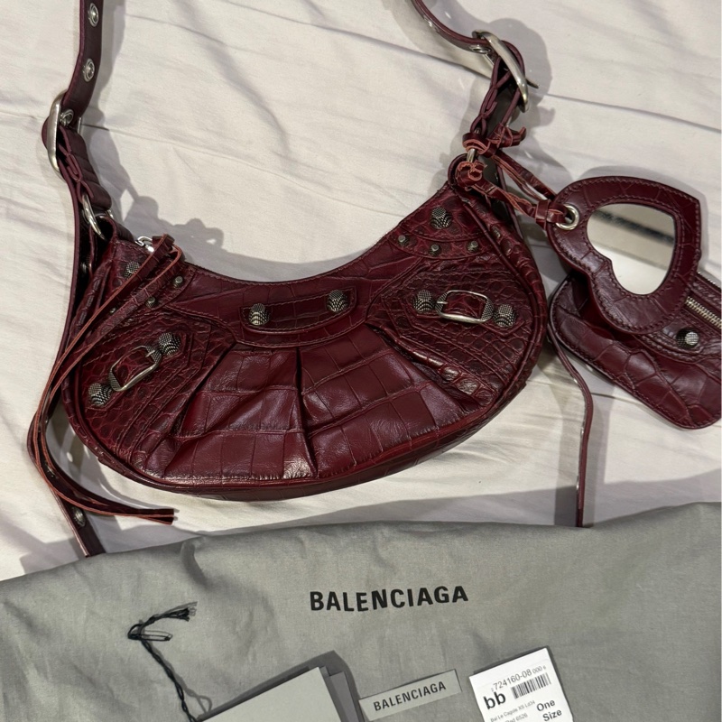 BALENCIAGA 巴黎世家Le Cagole XS 酒紅色 機車包 鞣製小羊皮肩/斜背可頌包-1