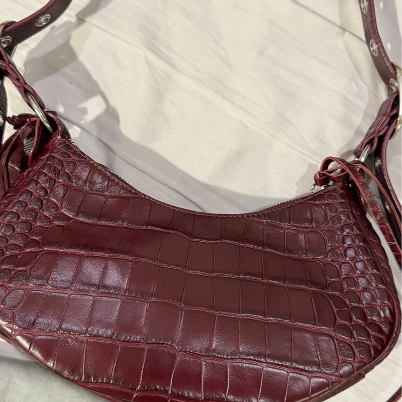 BALENCIAGA 巴黎世家Le Cagole XS 酒紅色 機車包 鞣製小羊皮肩/斜背可頌包-6