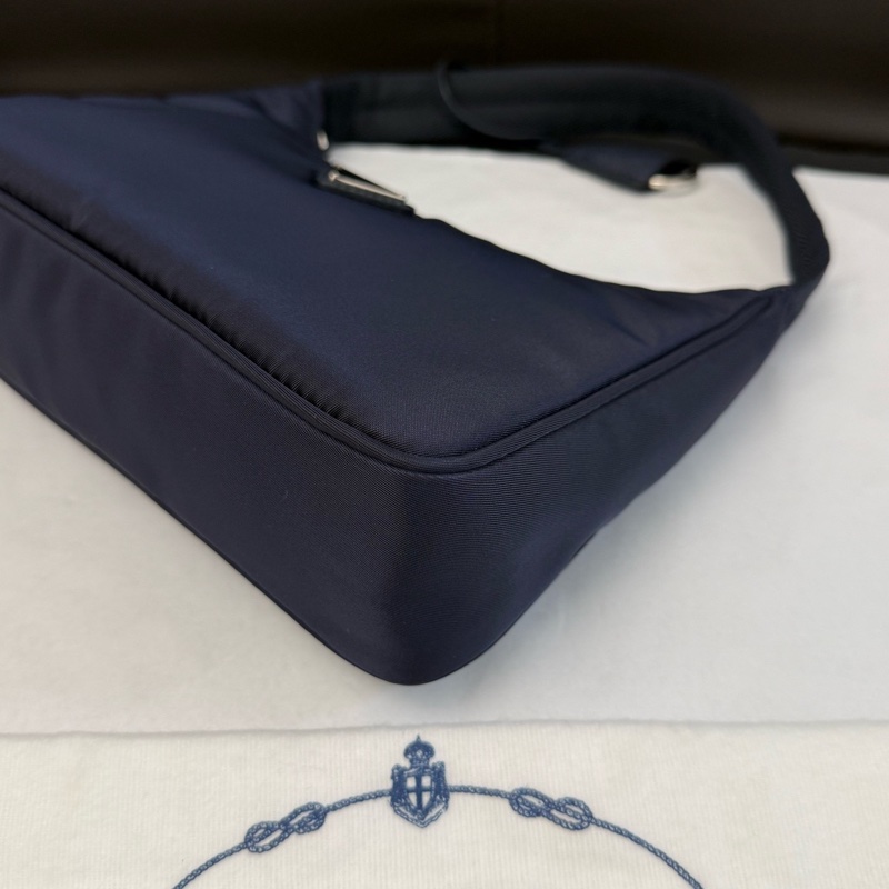 99新 Prada 普拉達深藍hobo腋下包有塵袋-8