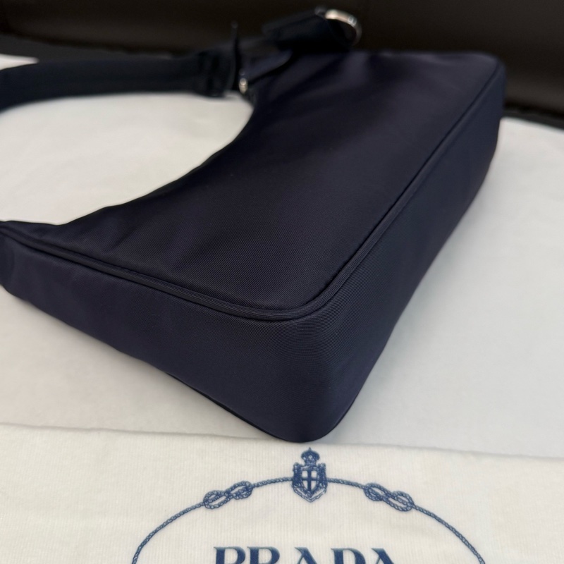 99新 Prada 普拉達深藍hobo腋下包有塵袋-9