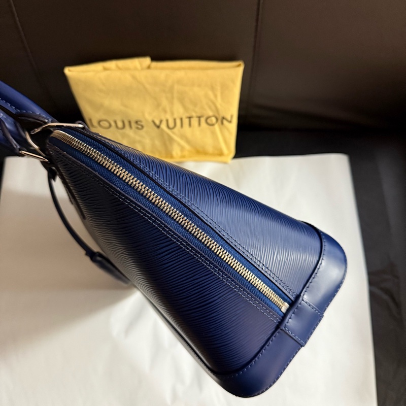 LV路易威登 藍色水波紋EPI牛皮大號貝殼包手提包 有塵袋尺寸：長度32-2