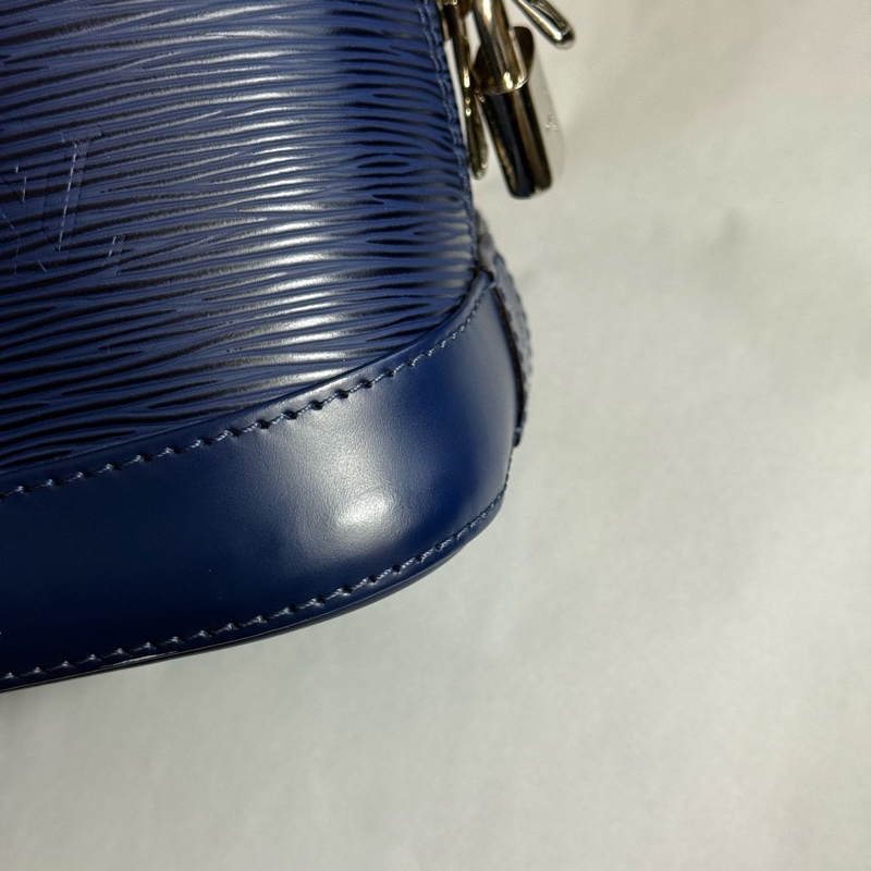 LV路易威登 藍色水波紋EPI牛皮大號貝殼包手提包 有塵袋尺寸：長度32-6