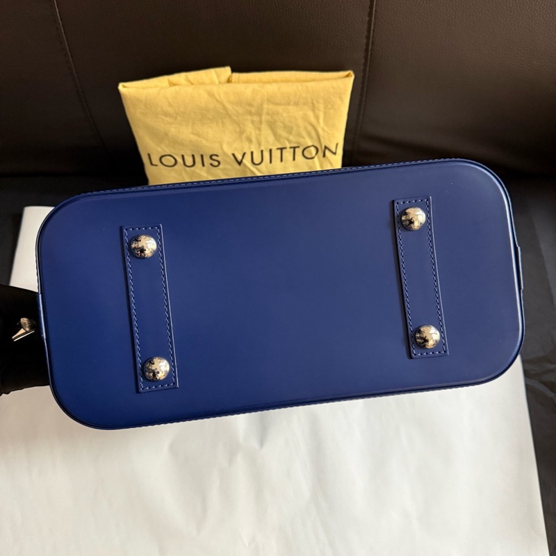 LV路易威登 藍色水波紋EPI牛皮大號貝殼包手提包 有塵袋尺寸：長度32-9