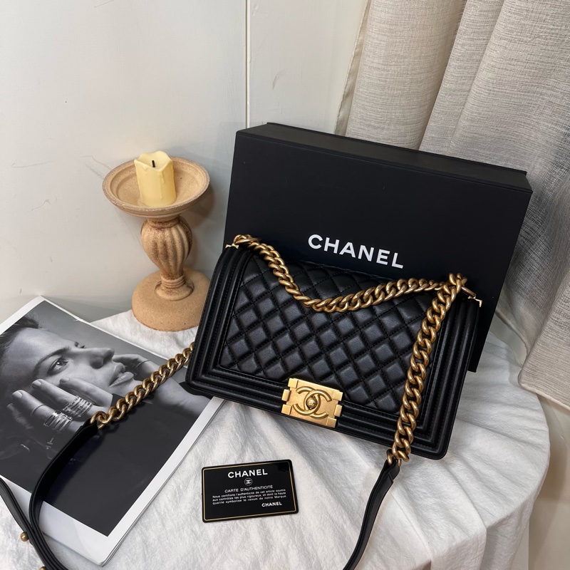 ෆ Chanel Boy25黑金-1