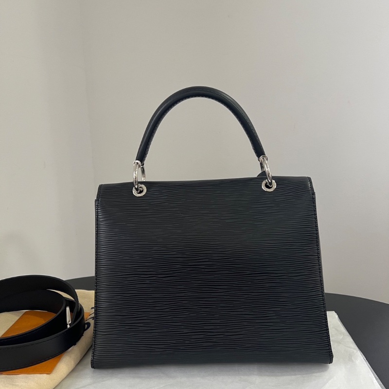 LV Grenelle黑色水波紋郵差包芯片款25*19cm 99新配件塵袋購證-5