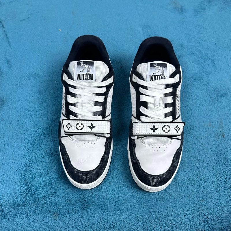 lv trainer 皮革系帶魔術貼低幫板鞋 黑白熊貓 41碼-0