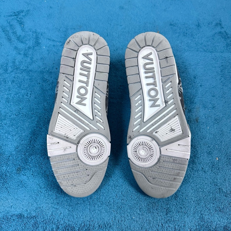 LV路易威登trainer 牛皮革低幫板鞋 灰白色39碼-4
