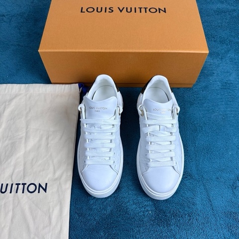 LV路易威登time out浮雕滿印低幫板鞋白色36碼