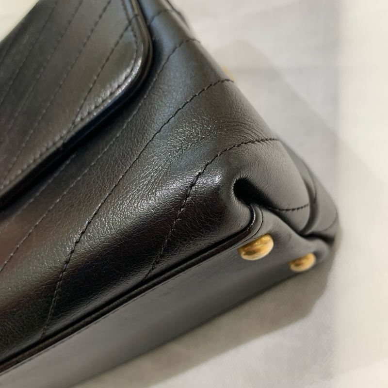 香奈兒/chanel 黑金V紋郵差 25開 裸包-7