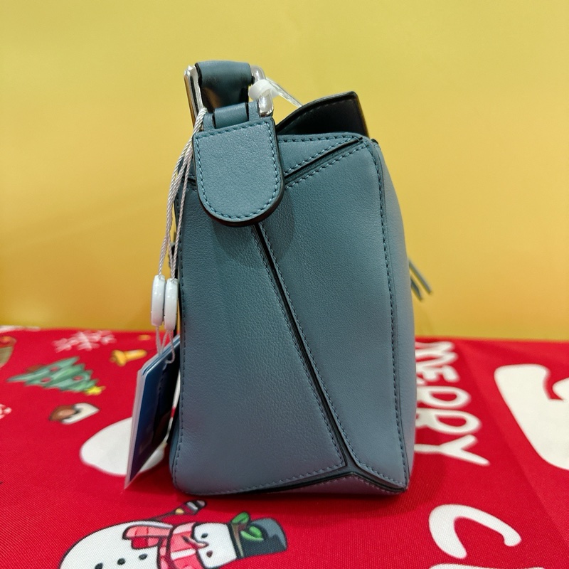 loewe 羅意威 puzzle 小號 霧霾藍 白標logo 包型很好不塌-4