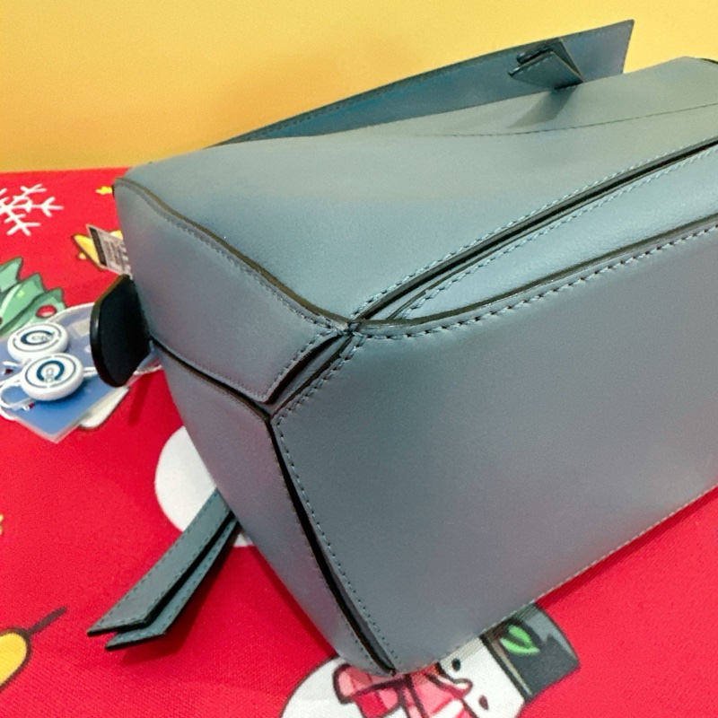 loewe 羅意威 puzzle 小號 霧霾藍 白標logo 包型很好不塌-7