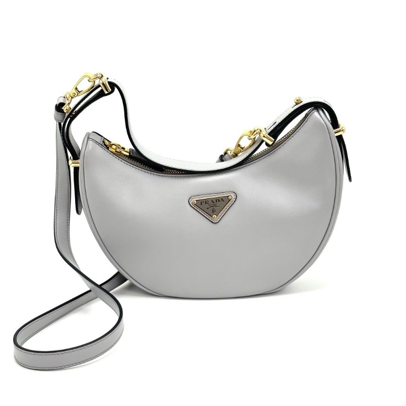 PRADA 霧霾藍金扣肩背斜背月亮包24*14*7 99新配件塵袋-5