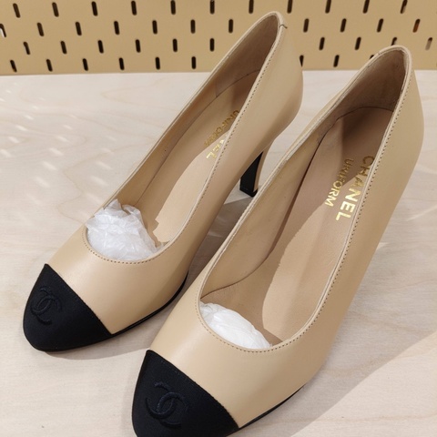 閒置新 未使用 CHANEL香奈兒/37碼/卡其色高跟鞋/裸鞋