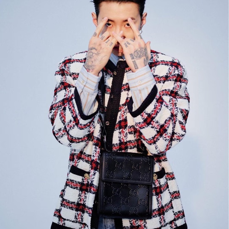 Gucci 牛皮G壓紋斜背包-0