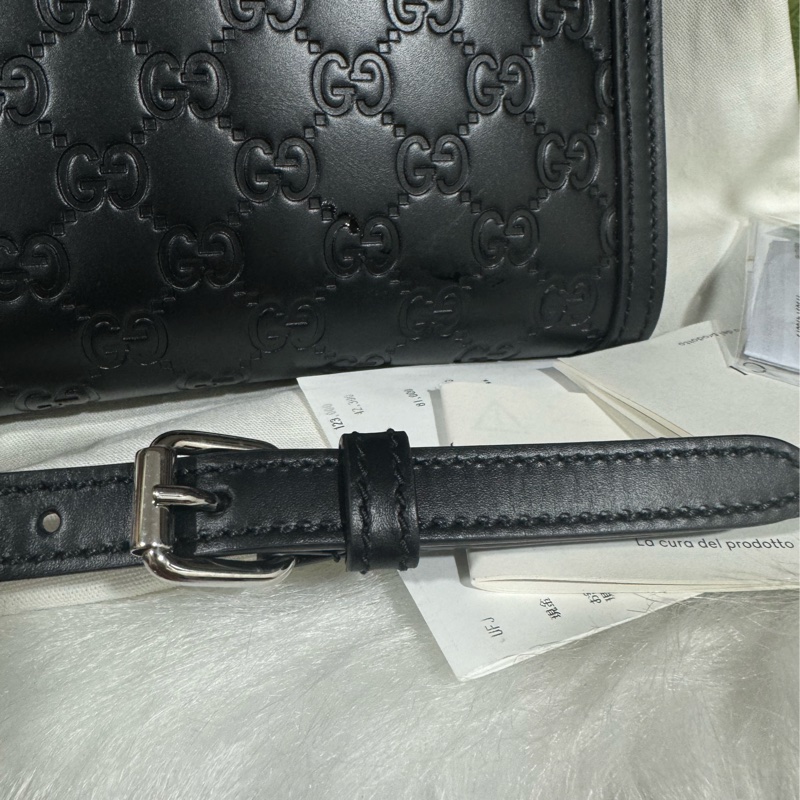 Gucci 牛皮G壓紋斜背包-18