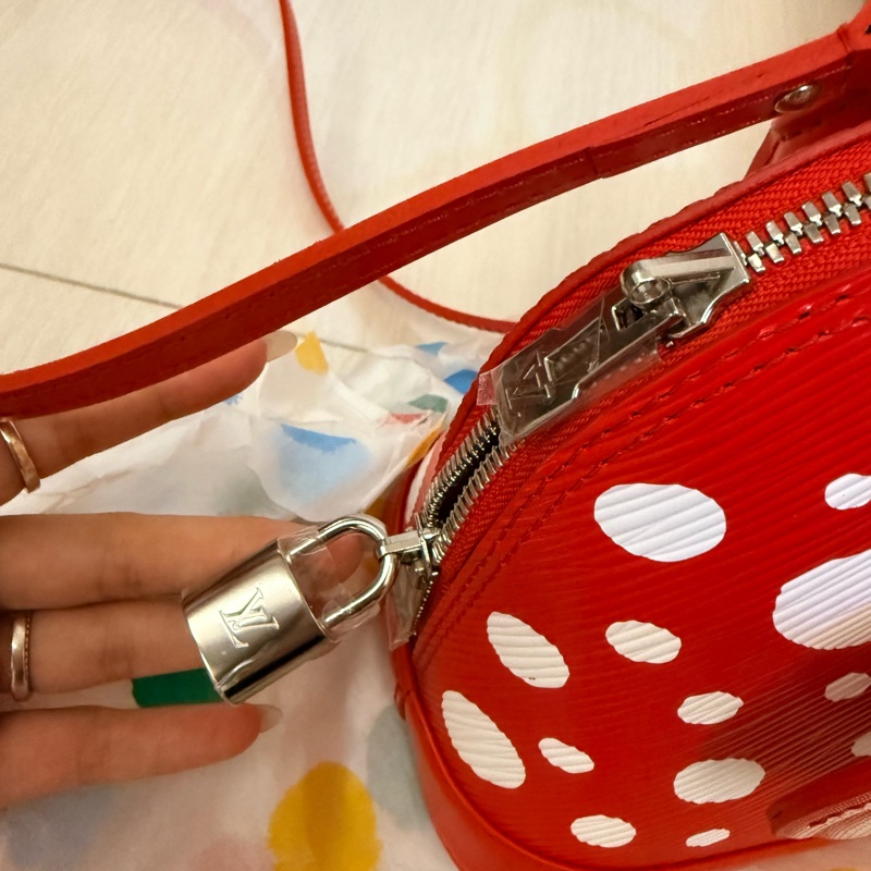 Lv X草間彌生 紅色點點貝殼包-1